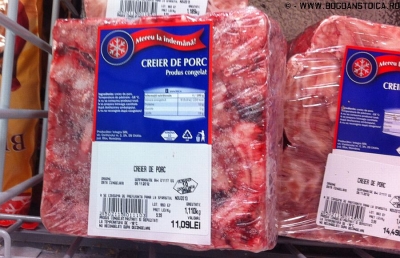 Mega Image vinde creier de porc cu cap pătrat